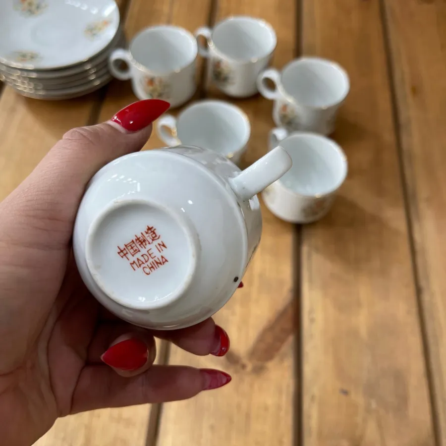 فنجون و نعلبکی قهوه خوری