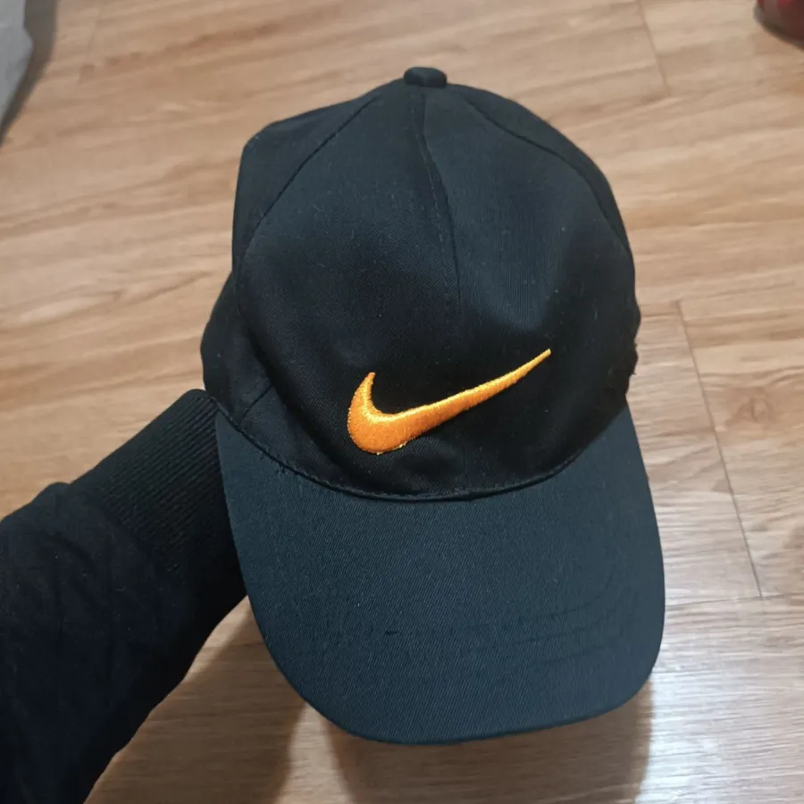 کلاه کپ مشکی