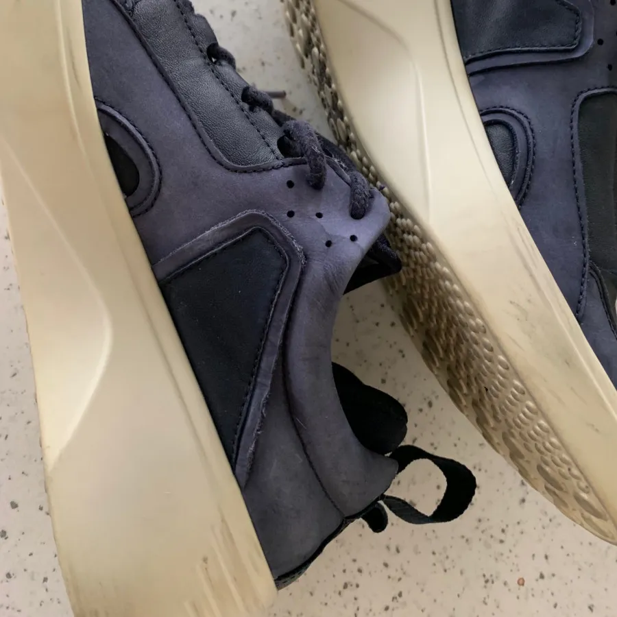 کتانی لژ دار