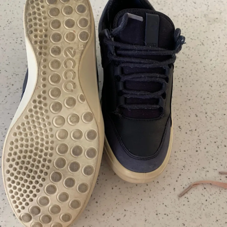 کتانی لژ دار