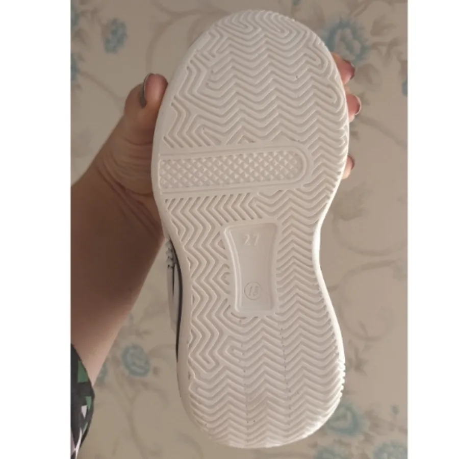 کتونی بچگانه