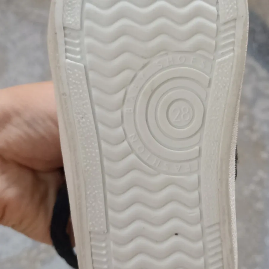 کتونی بچگانه