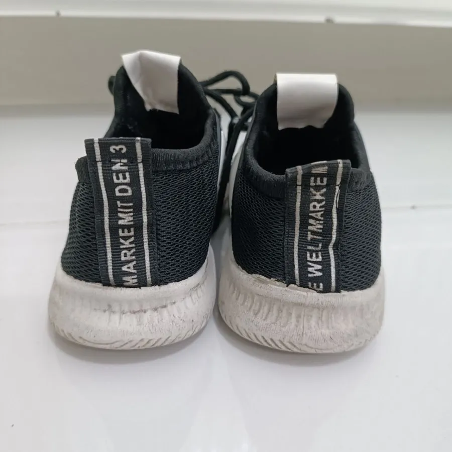 کفش اسپرت بچه گانه