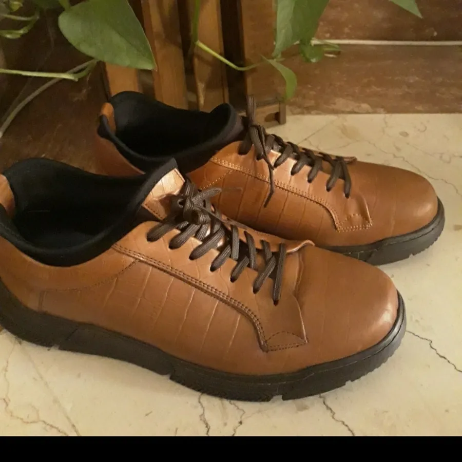 کفش نوین چرم