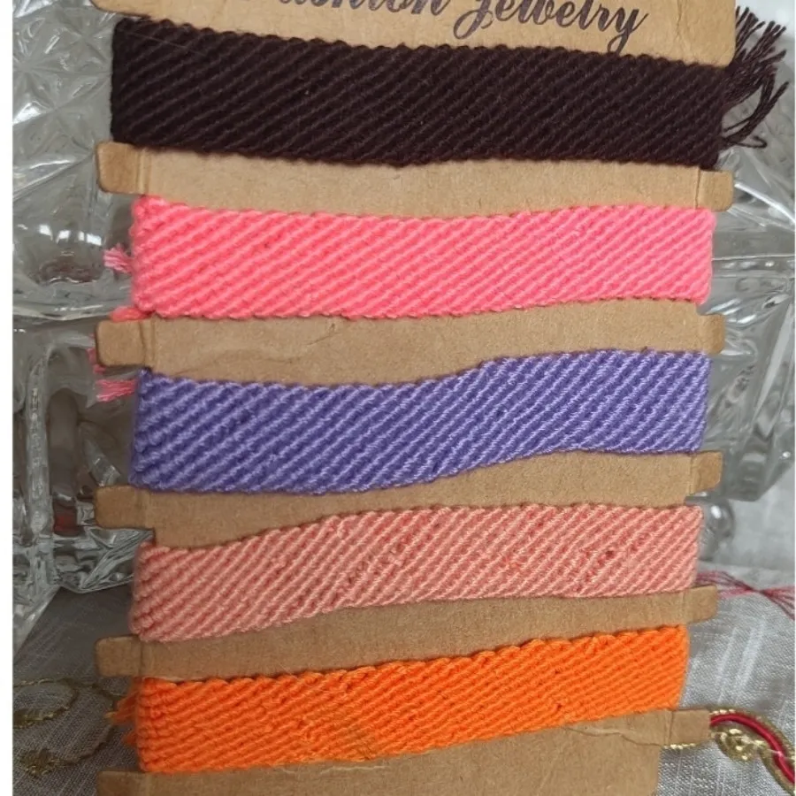 دستبند بافت با دست