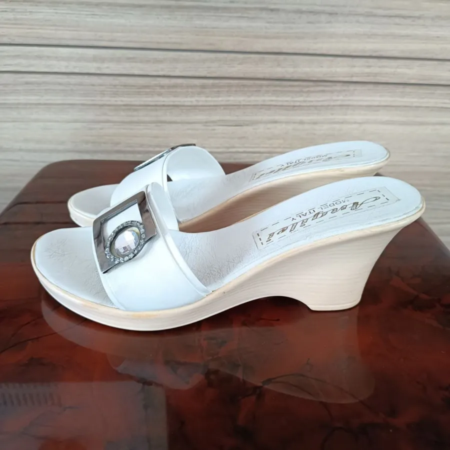 دمپایی زنانه