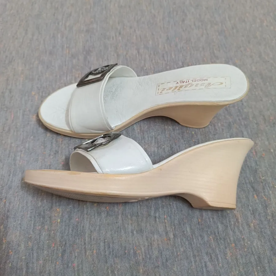 دمپایی زنانه