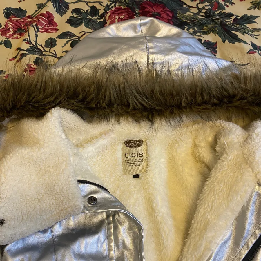 کاپشن هلوگرامی در حد نو