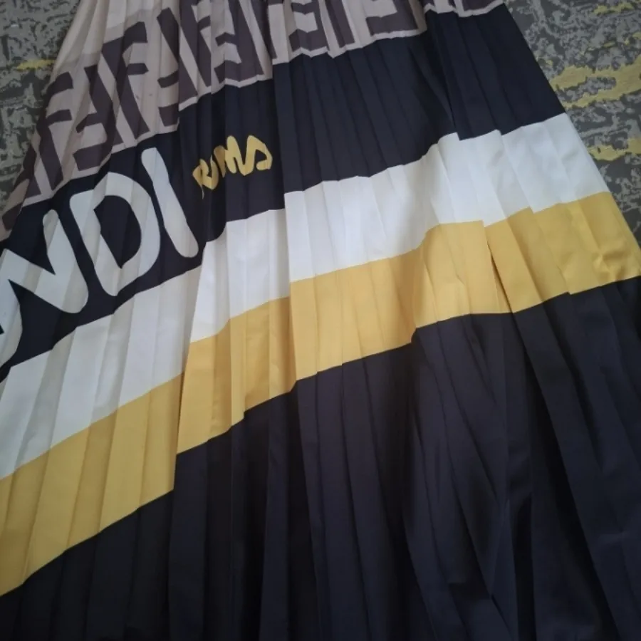 دامن پلیسه  فندی