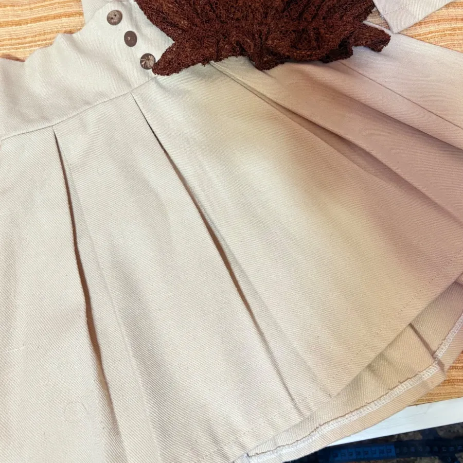 کت و دامن و شومیز