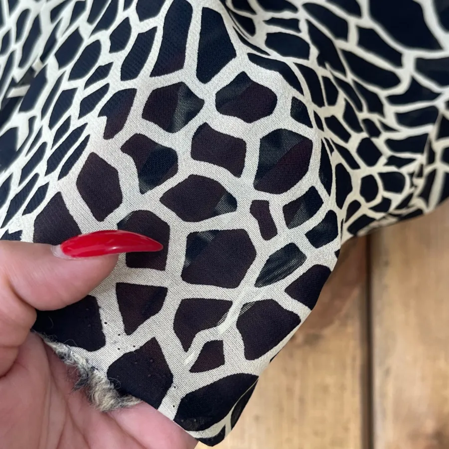 پارچه حریر مشکی