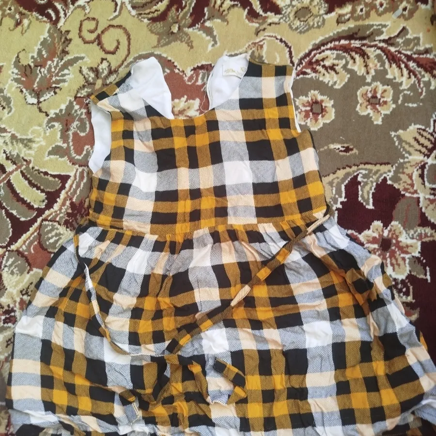 لباس دخترانه یک تاسه سال