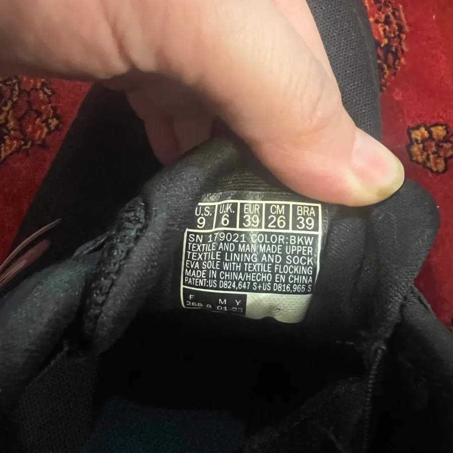 کفش اسکچرز