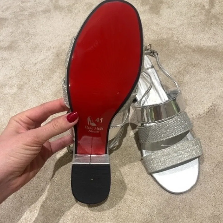 کفش نقره ای ترک