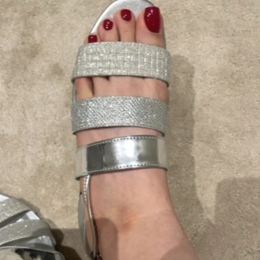 کفش نقره ای ترک