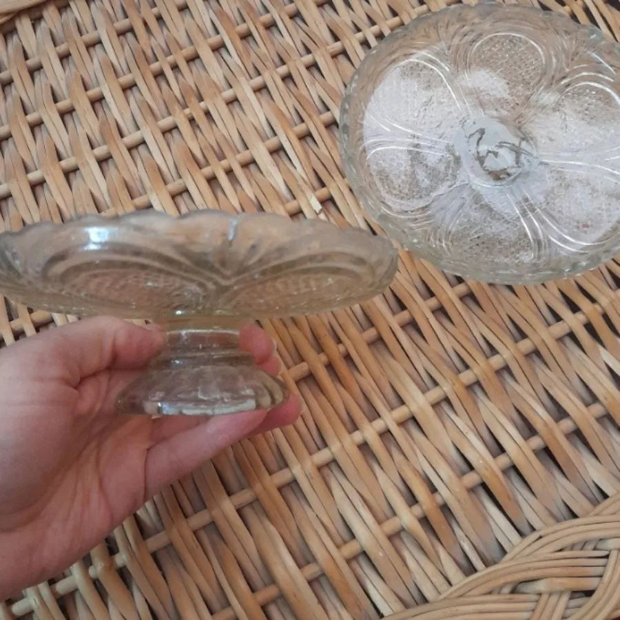 شیرینی خوری کوچک قدیمی