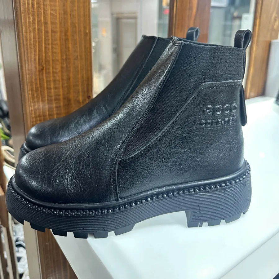 بوت زنانه چرم