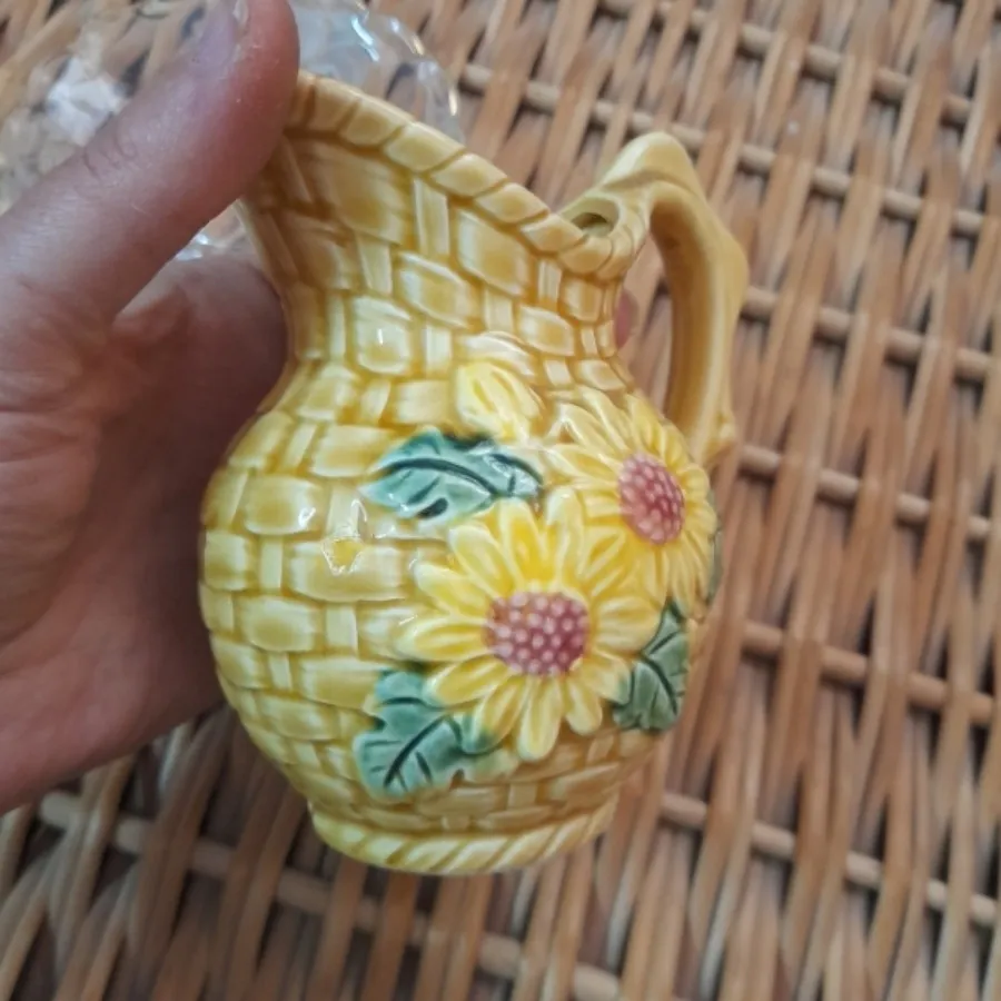 پارچ کوچک قدیمی