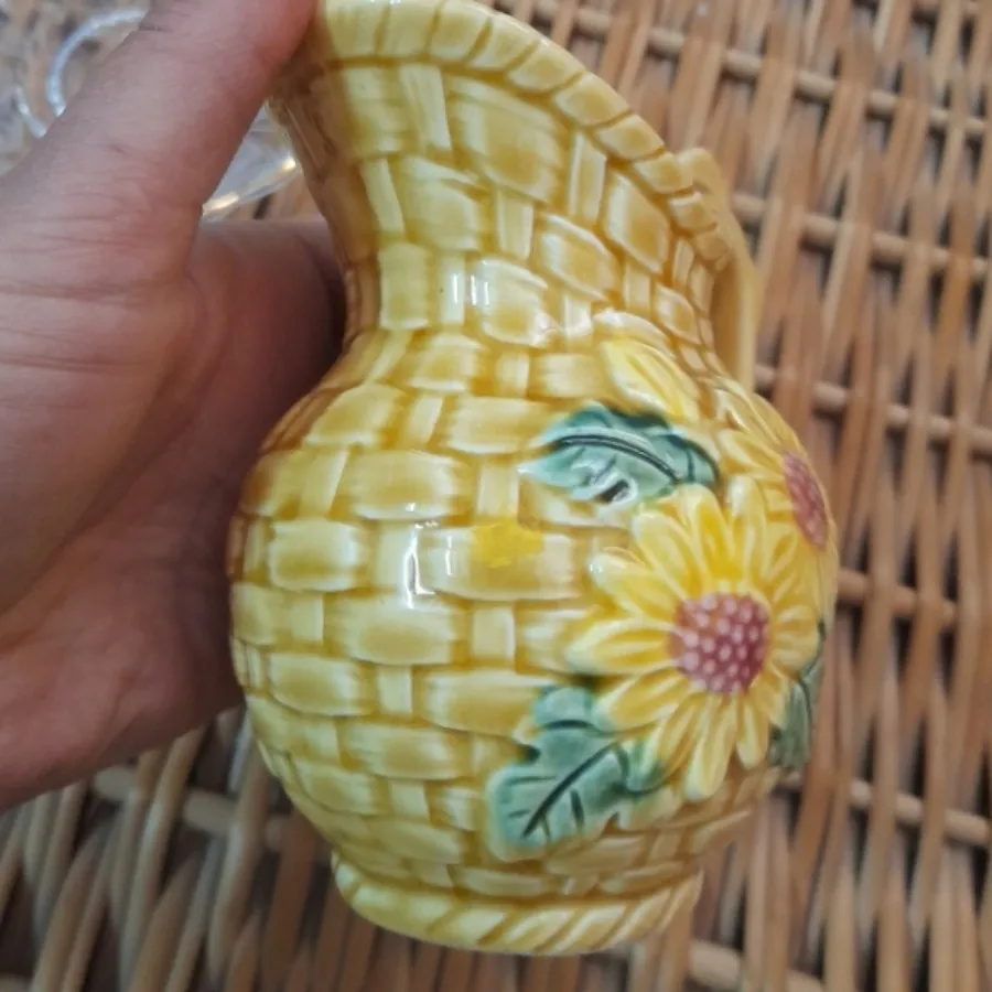 پارچ کوچک قدیمی