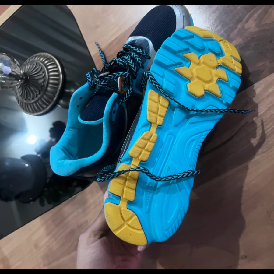 کفش کتونی ساکنی