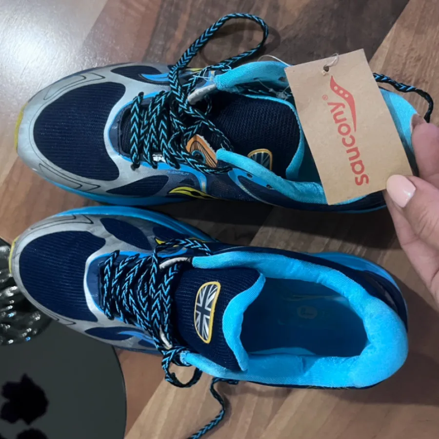 کفش کتونی ساکنی