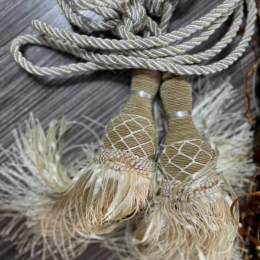 پرده جمع کن و گلمیخ