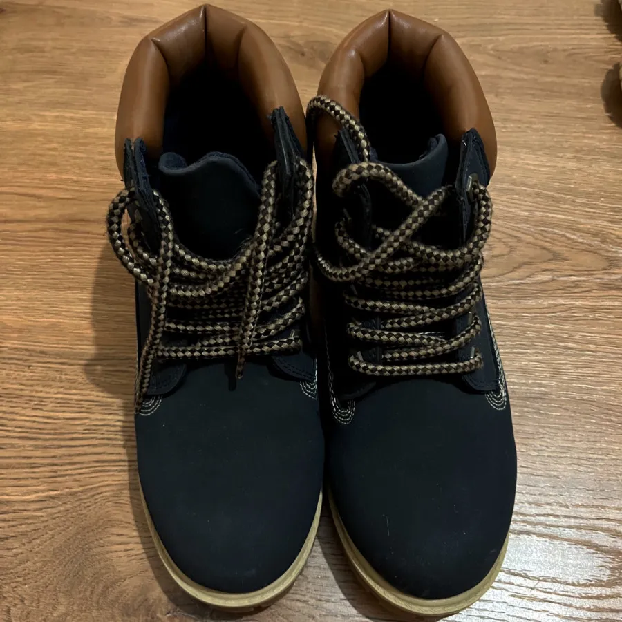 نیم بوت برند