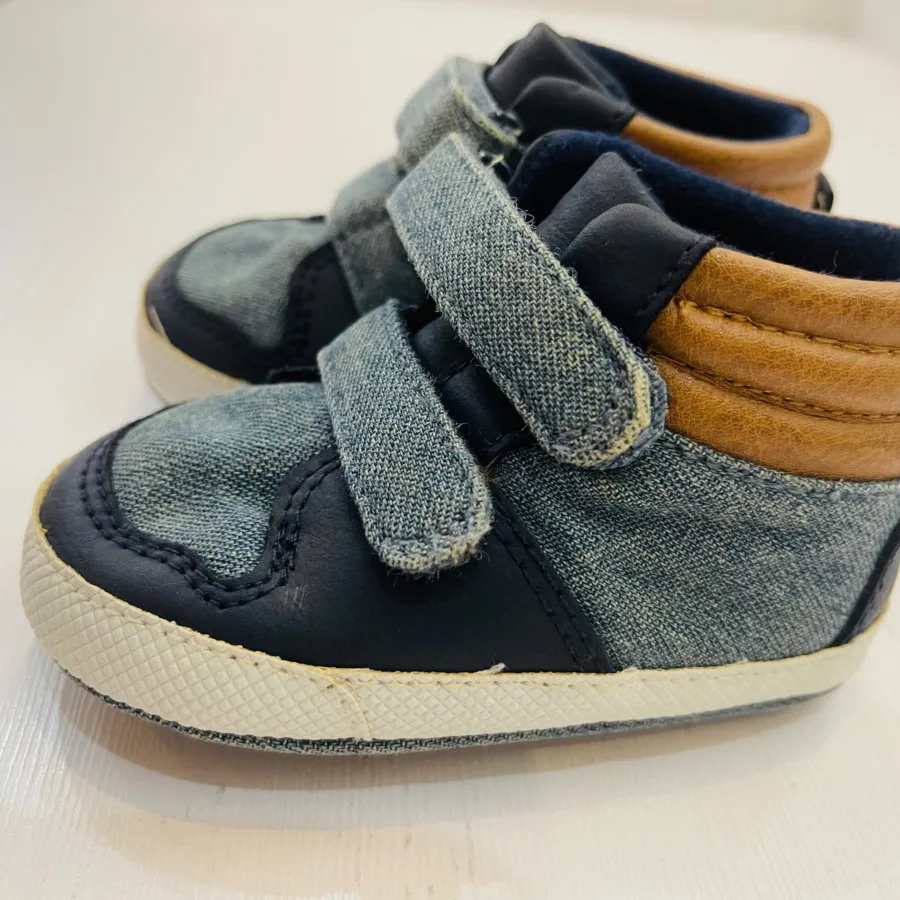 نیم بوت نوزادی