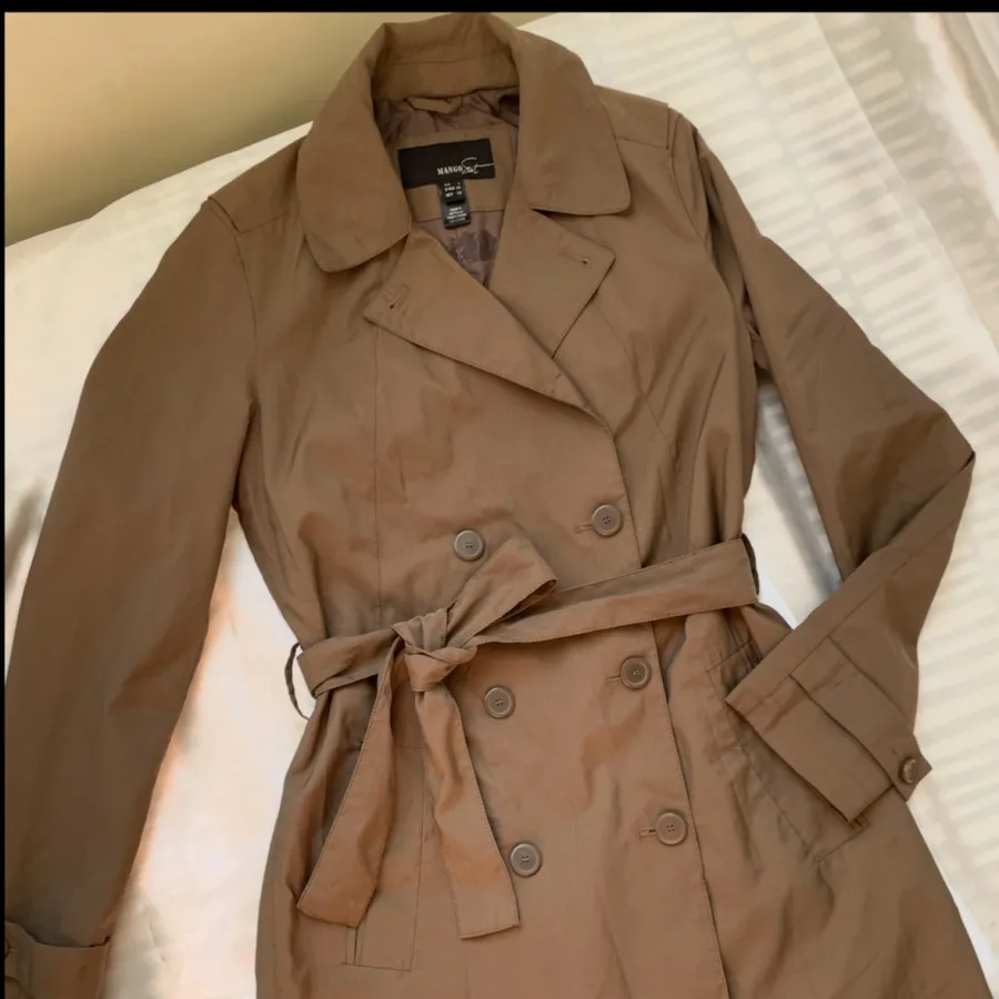 پالتو بارانی mango