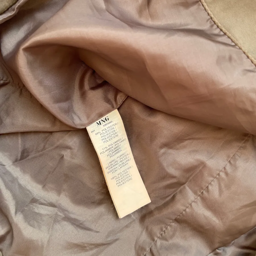 پالتو بارانی mango