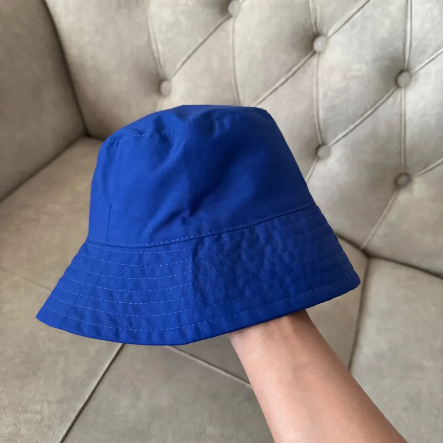 کلاه باکت هت آبی