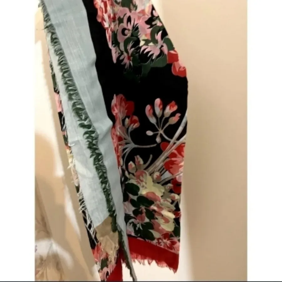 روسری رنگی نخی