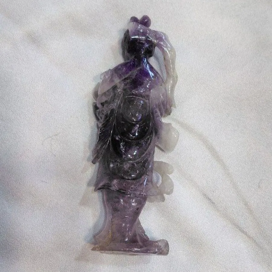 مجسمه سنگ آمیتیست