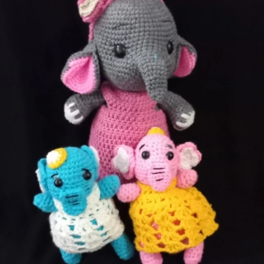 عروسک بافتنی با نی نی ?