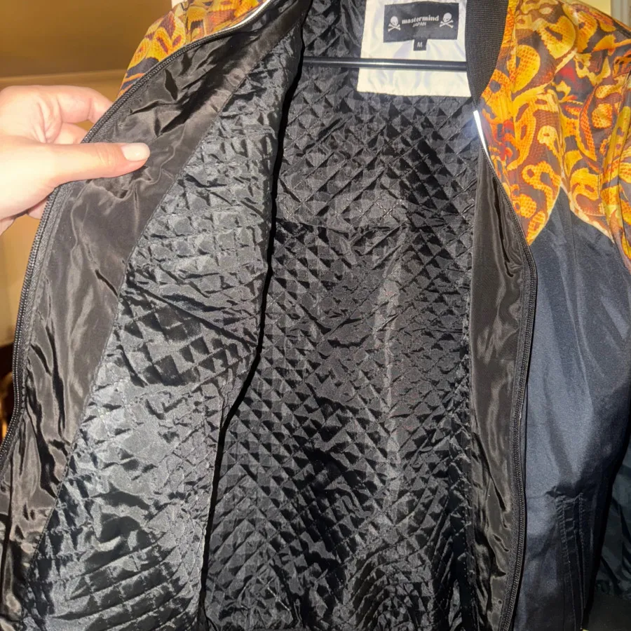 کاپشن ژاپنی طرح دار