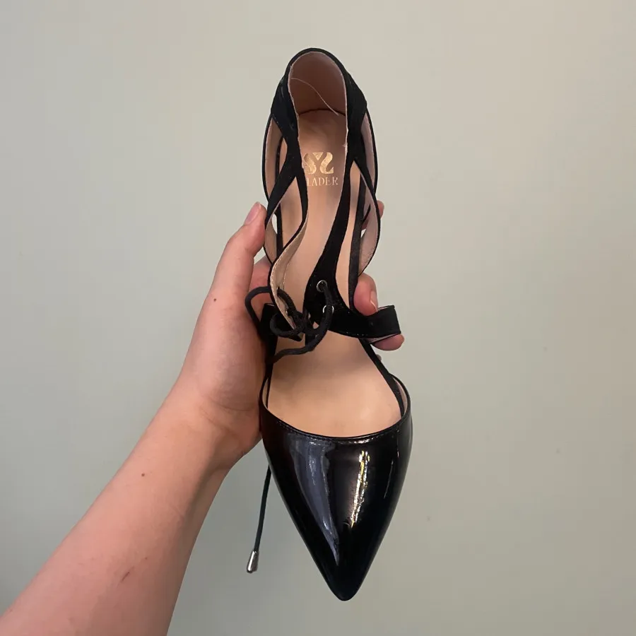 کفش پاشنه بلند