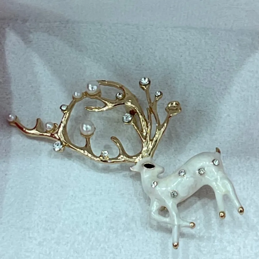 گل سینه گوزن