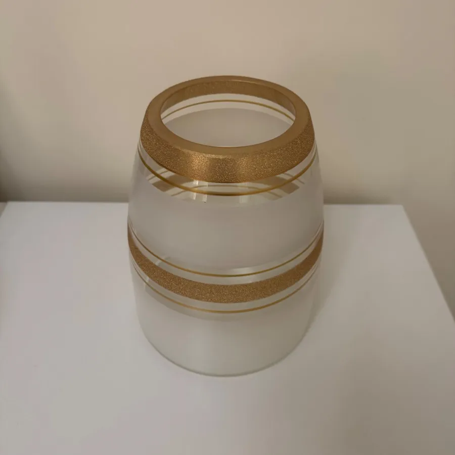 گلدان طلایی