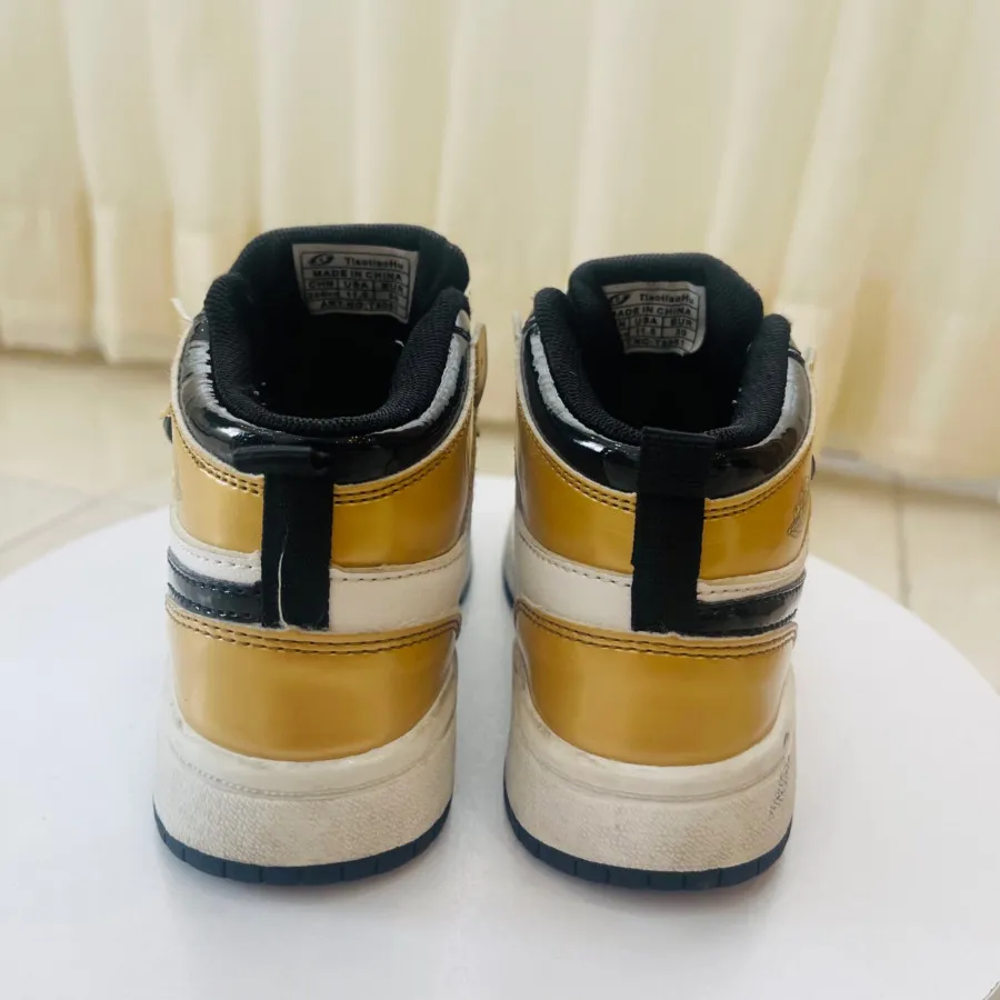 کتونی ساق دار