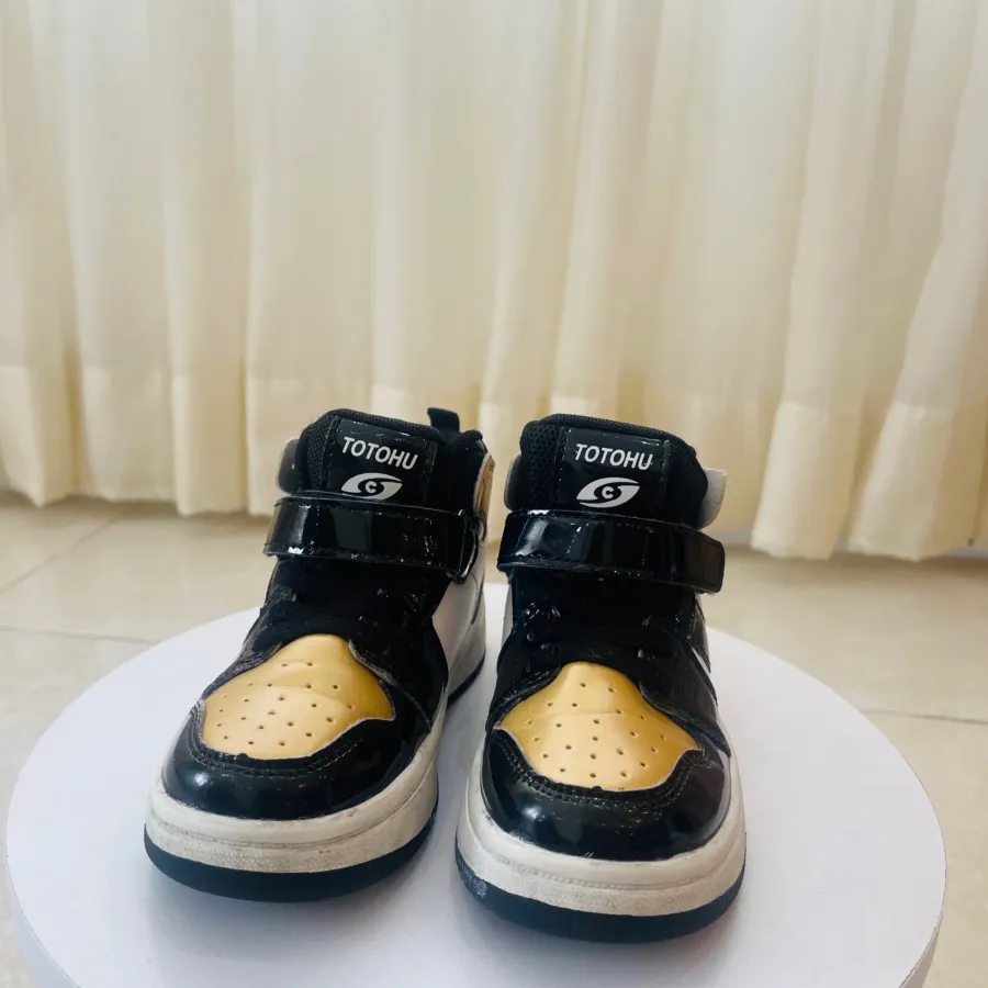 کتونی ساق دار