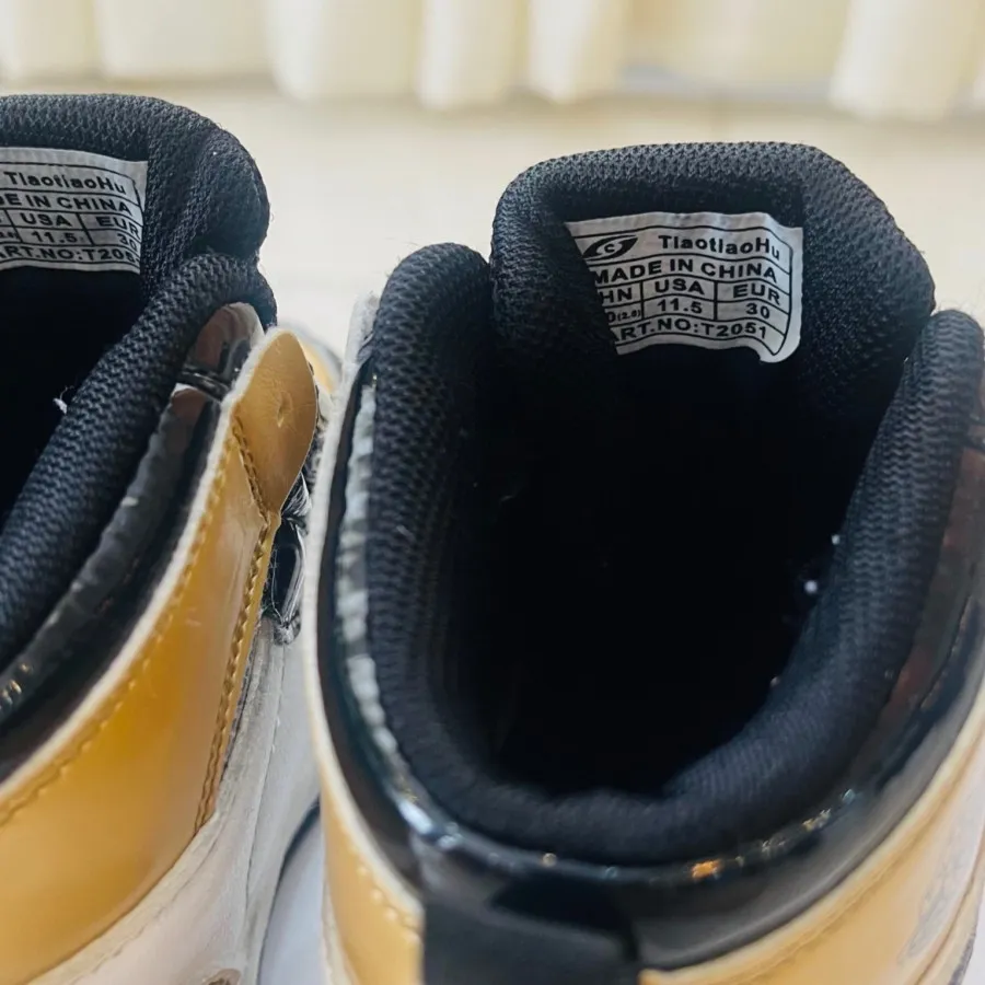 کتونی ساق دار