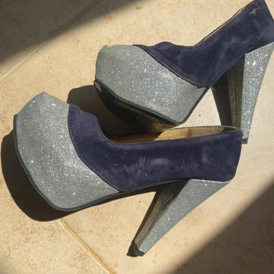 کفش پاشنه بلند