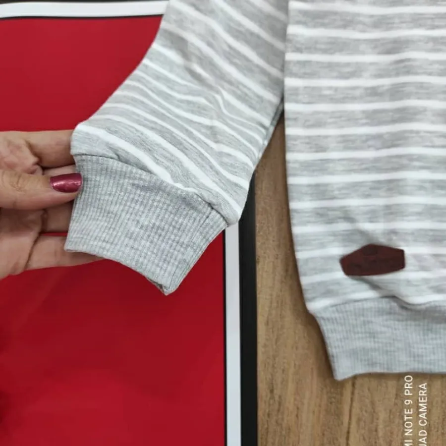 بلوز پسرانه یقه سفید