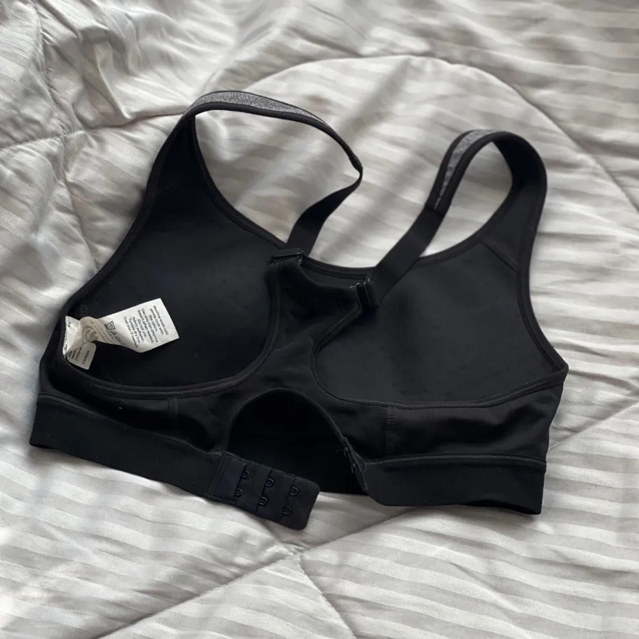 نیمتنه ورزشی