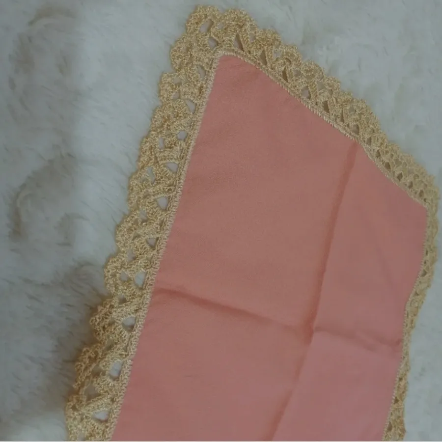 رومیزی قلاب بافی