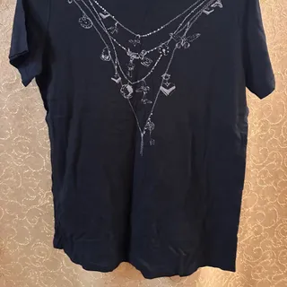 تی شرت طرح گردنبند