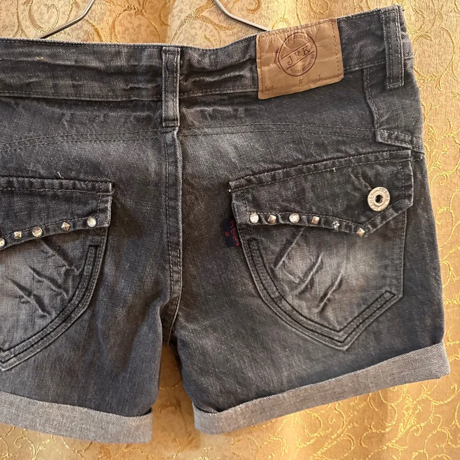 شلوارک جین نگین دار