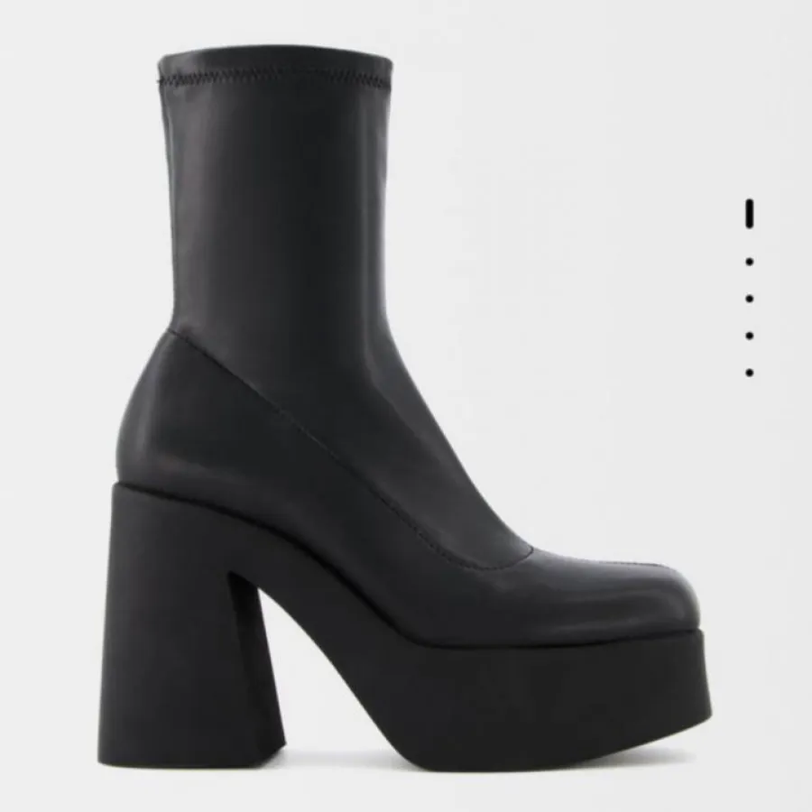 نیم بوت استاردیواریوس