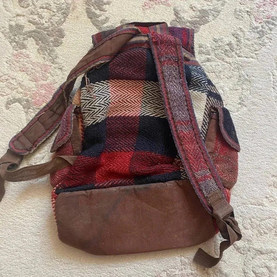 کیف کوله پشتی طرح سنتی