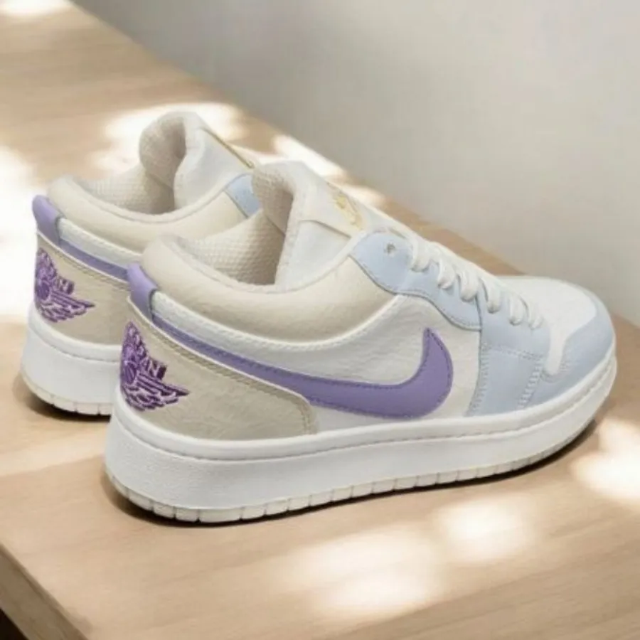 کفش نایک رنگی